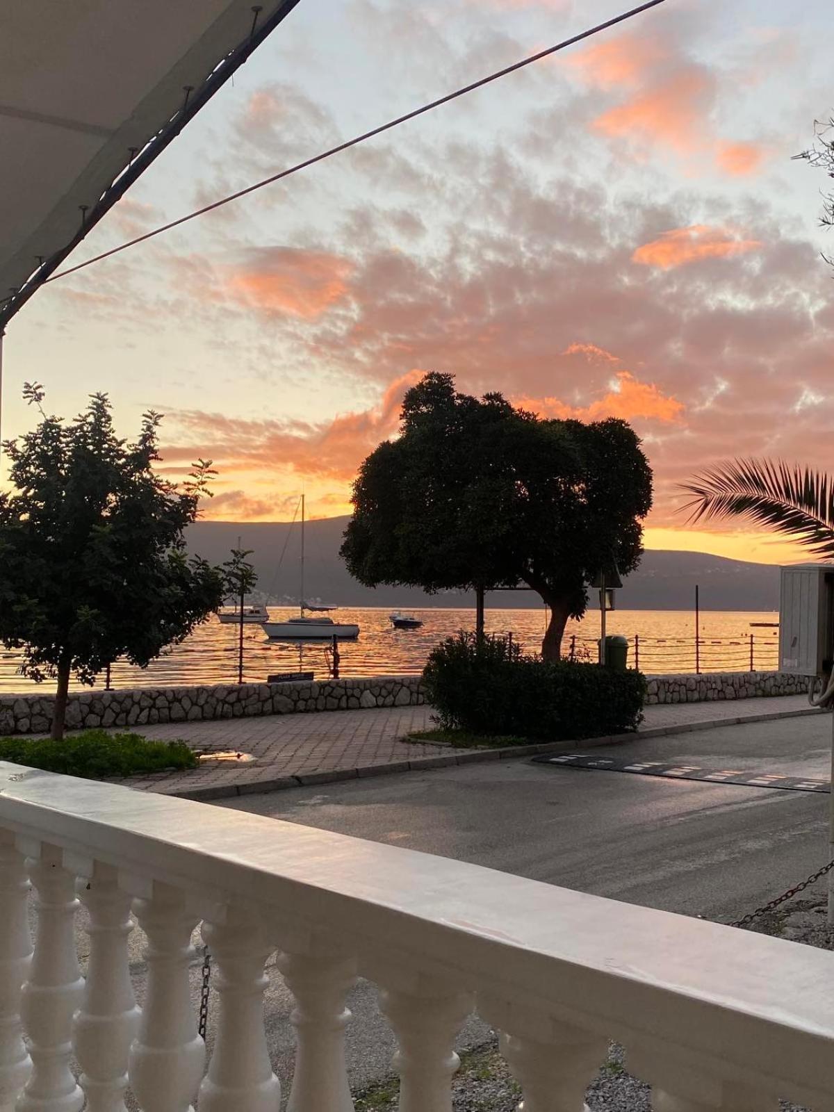Apartment Casa Sul Mare Τίβατ Εξωτερικό φωτογραφία